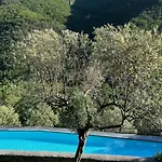 Caprice Flat Sleeps 4 With Garden * Colletta
