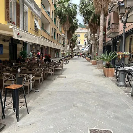 Caprice Flat Sleeps 4 With Garden Διαμέρισμα
