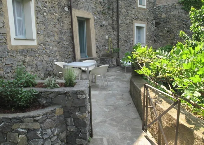 Castelletto With Mountain View Apartamento Colletta